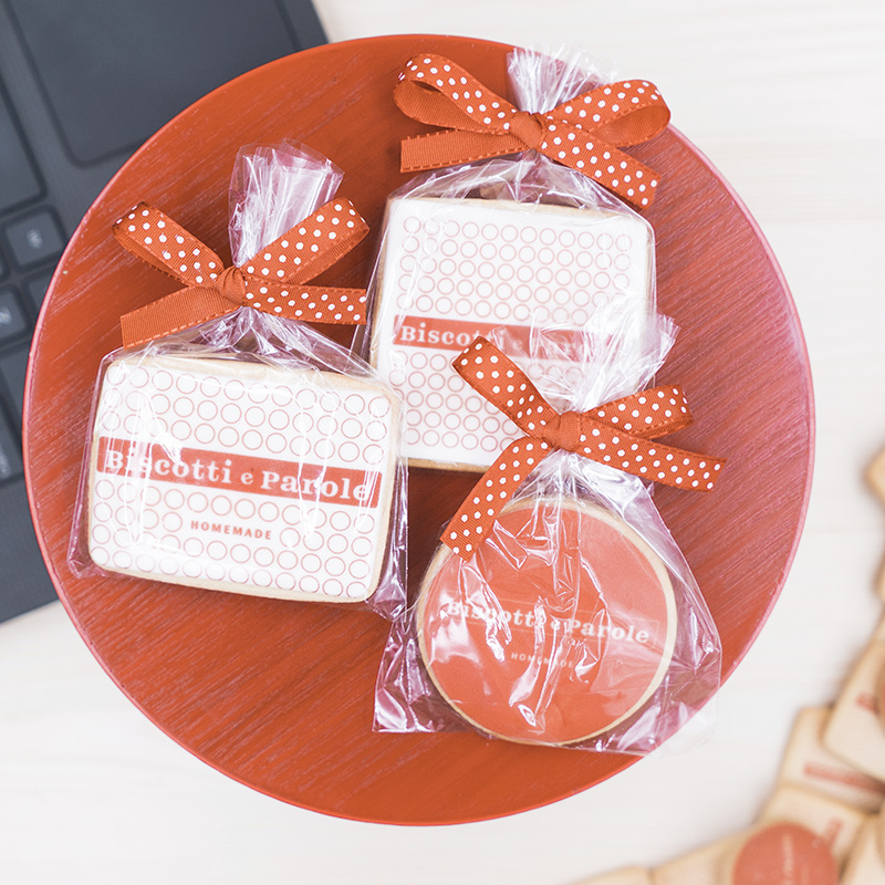 BISCOLOGO CON CIALDA E FIOCCO