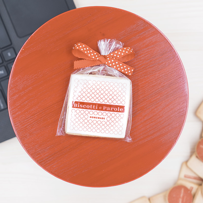BISCOLOGO CON CIALDA E FIOCCO